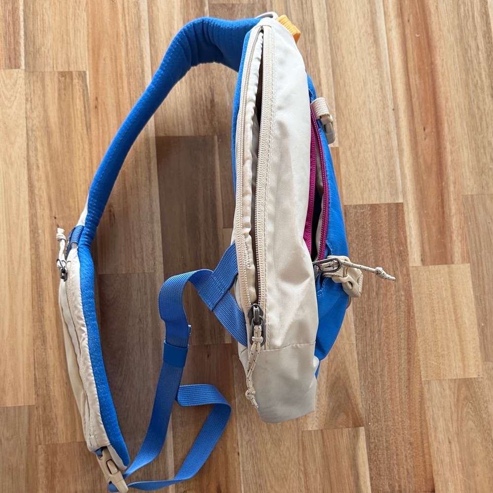 Patagonia Blue and Tan Crossbody - Picture 3 of 3